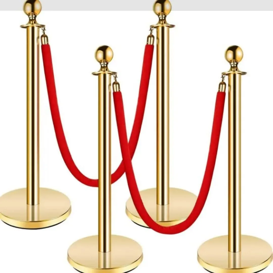 Stanchions With Rope